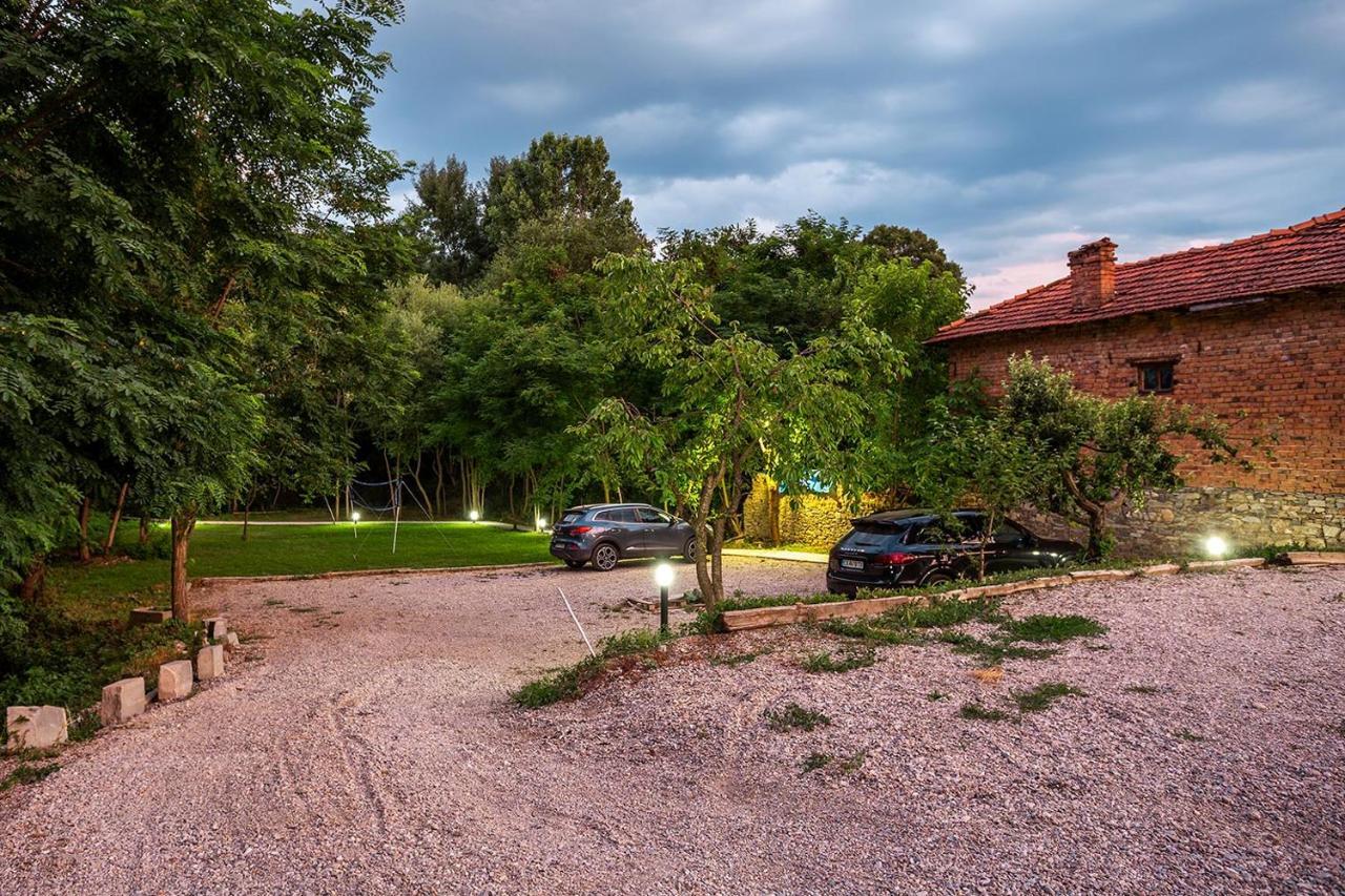 Garmen Hills Guest Houses Bagian luar foto