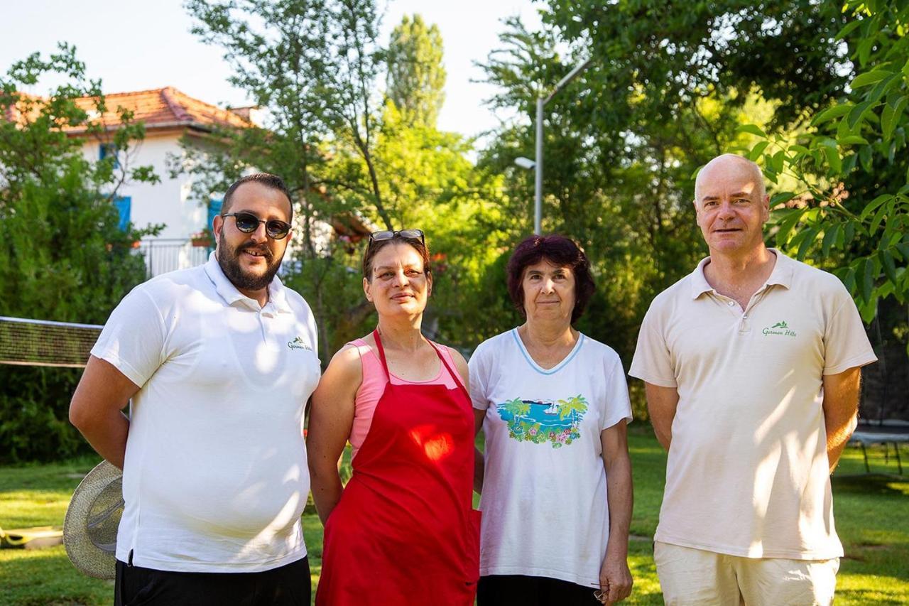 Garmen Hills Guest Houses Bagian luar foto