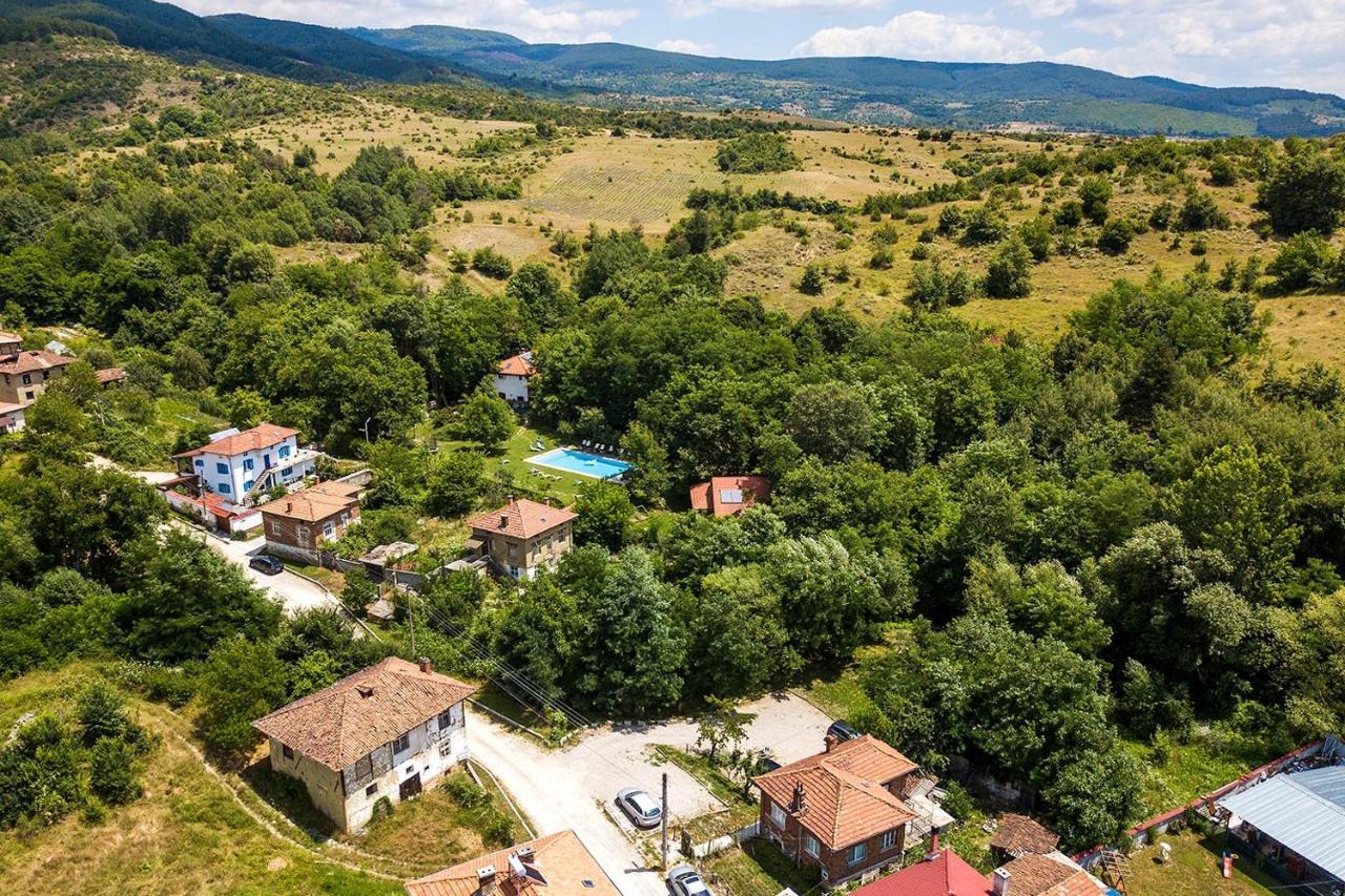 Garmen Hills Guest Houses Bagian luar foto