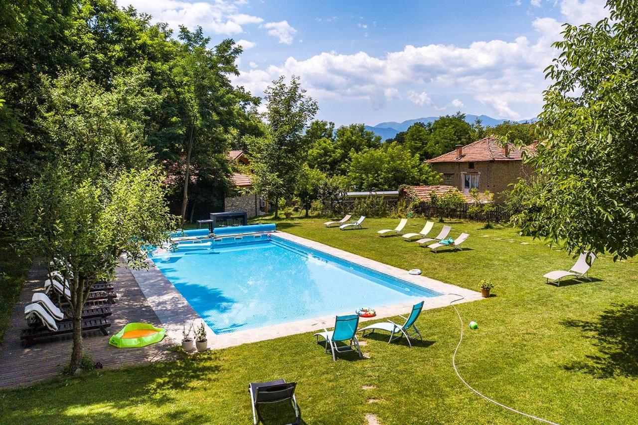 Garmen Hills Guest Houses Bagian luar foto