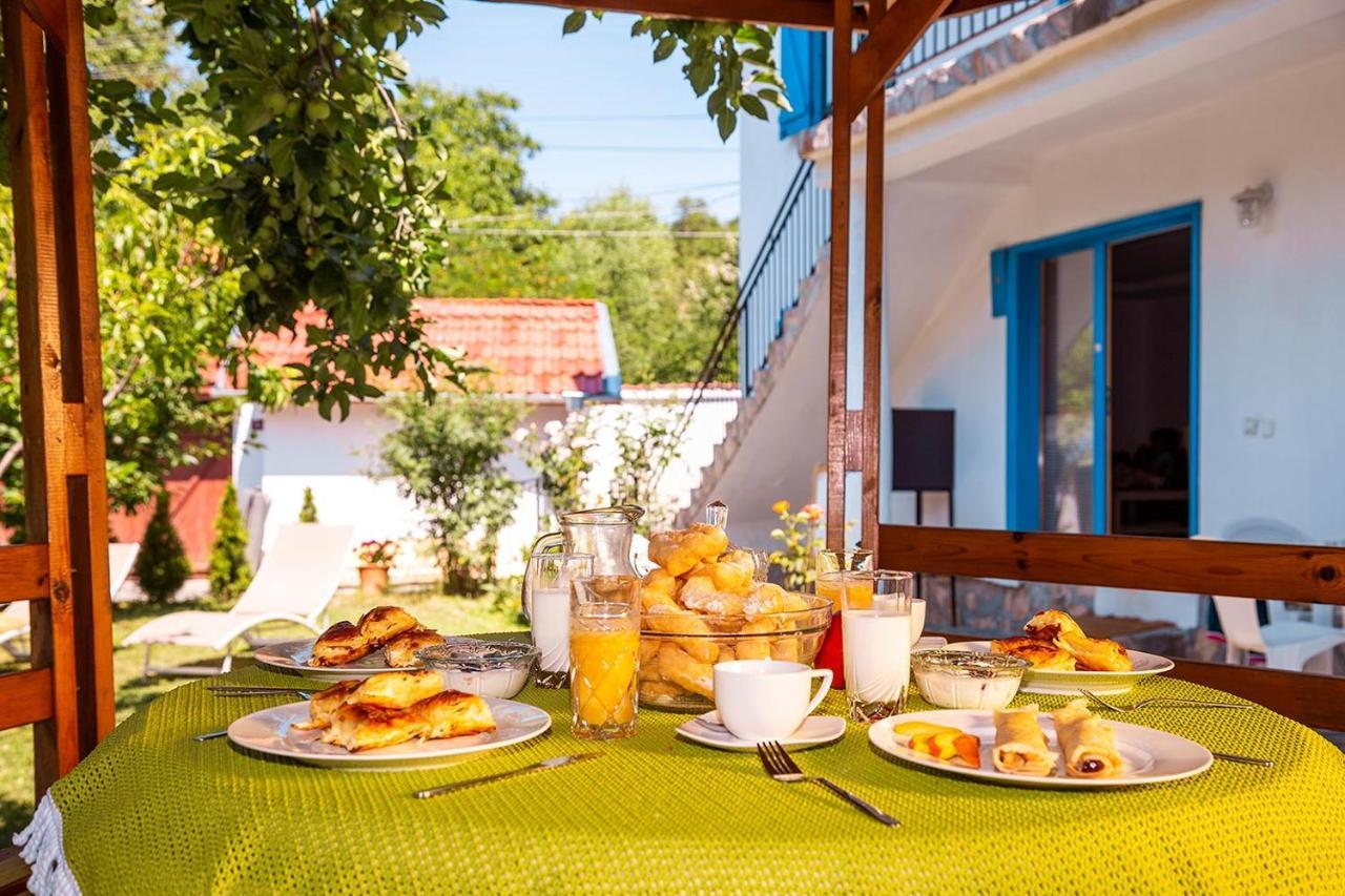 Garmen Hills Guest Houses Bagian luar foto