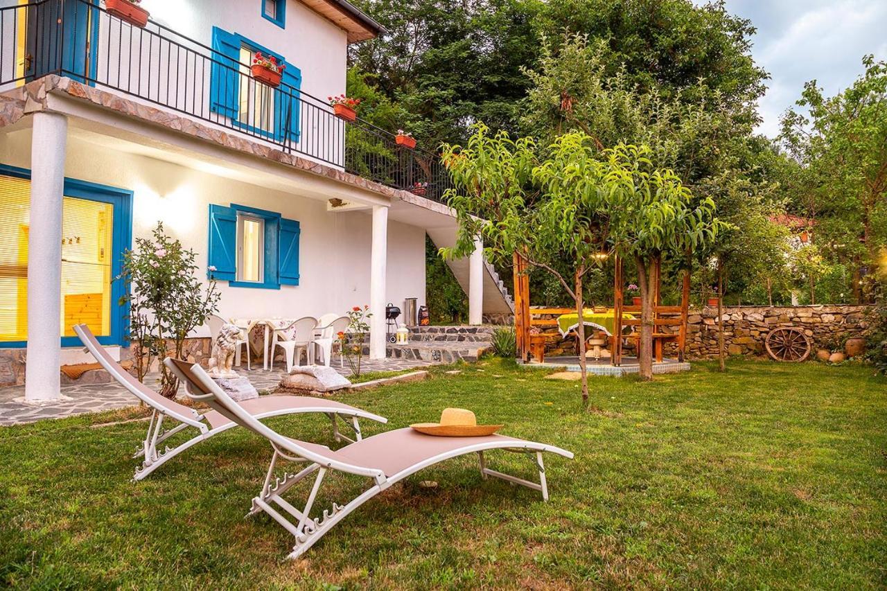 Garmen Hills Guest Houses Bagian luar foto